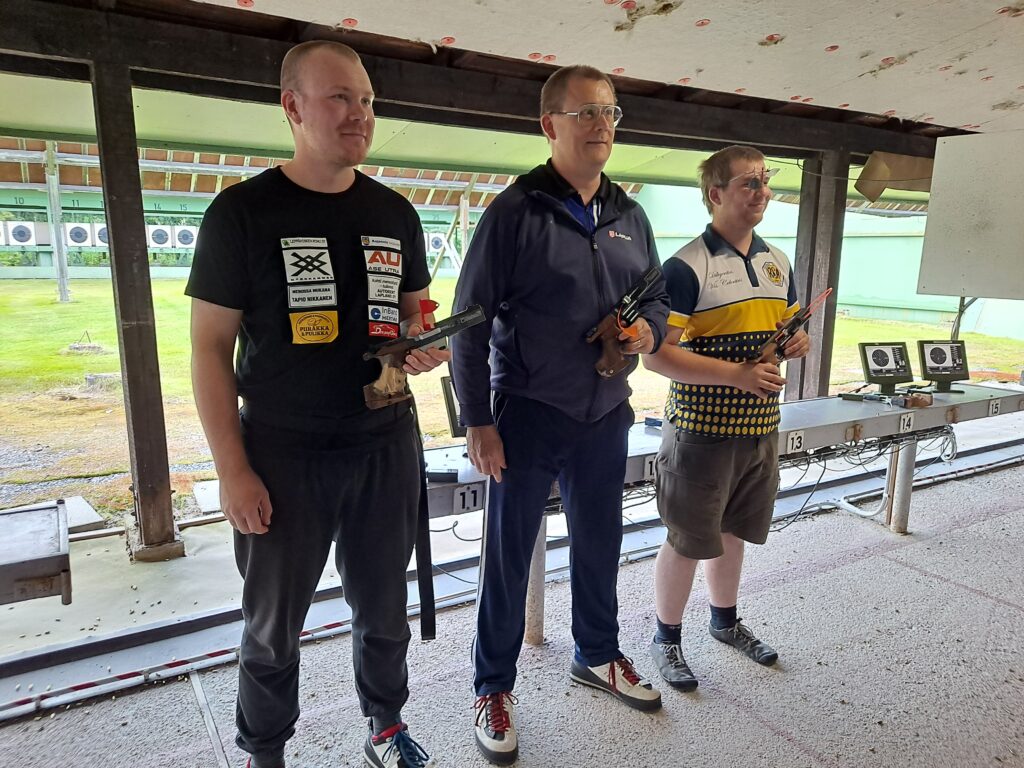 Pistoolin SM: Talvitiet ja Satakunnan Ampujat olympiapistoolin voittoihin