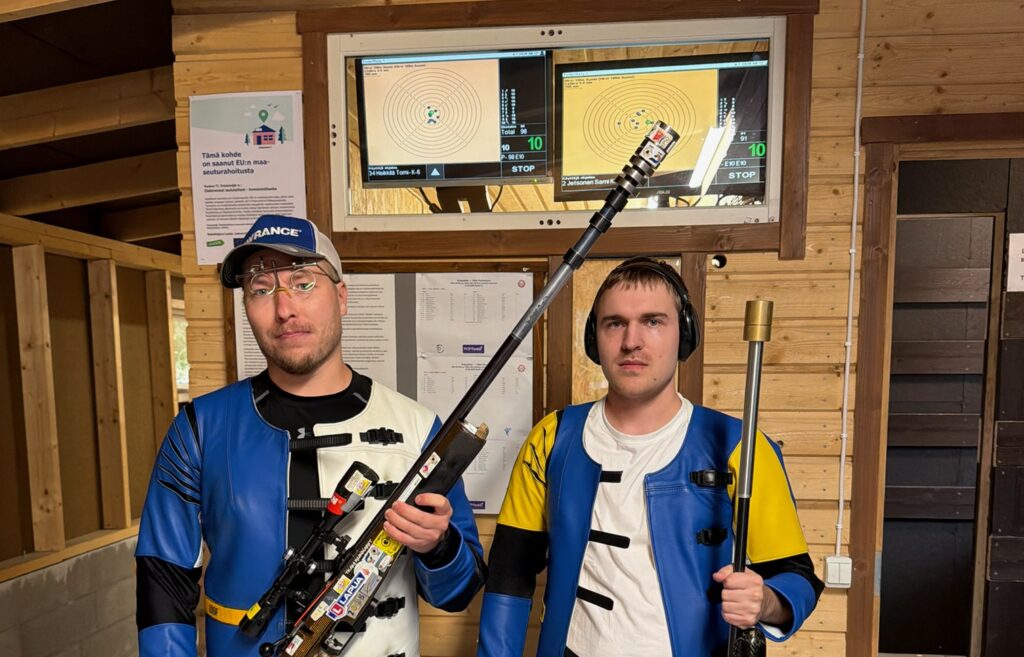 Tomi-Pekka Heikkilä ja Ida Heikkilä liikkuvan maalin Suomen mestareiksi